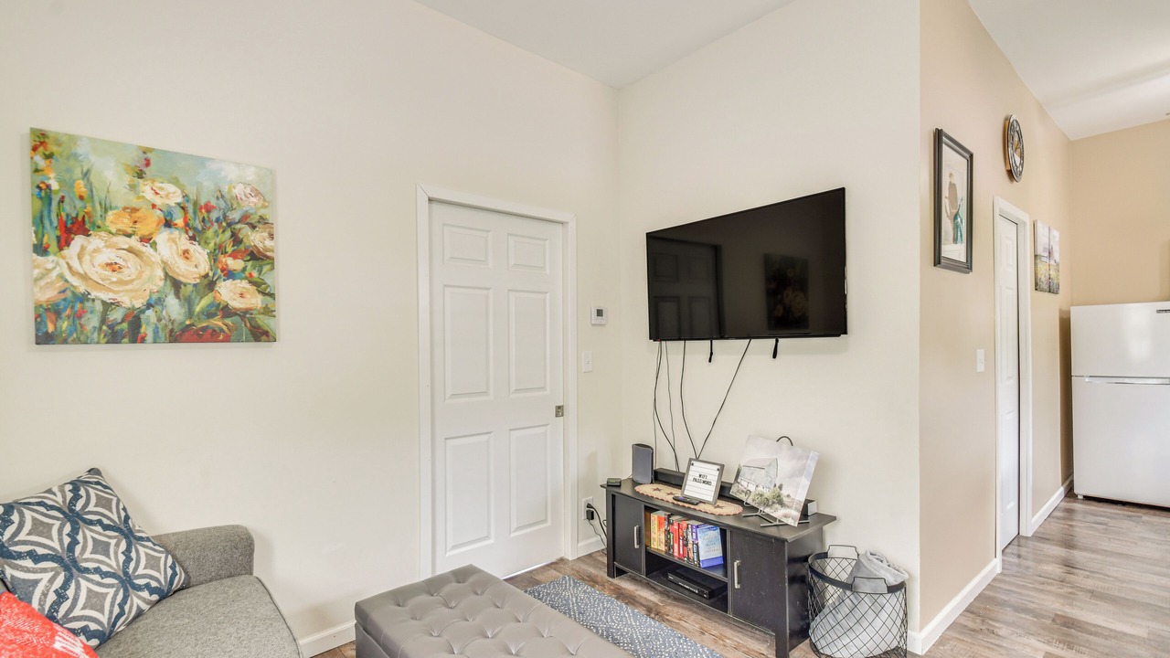 Photo of Livingroom in Port Byron