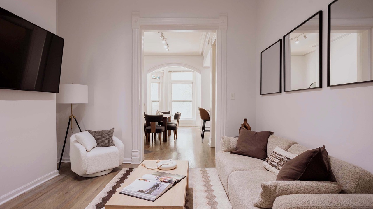 Photo of Livingroom in Rush and Division