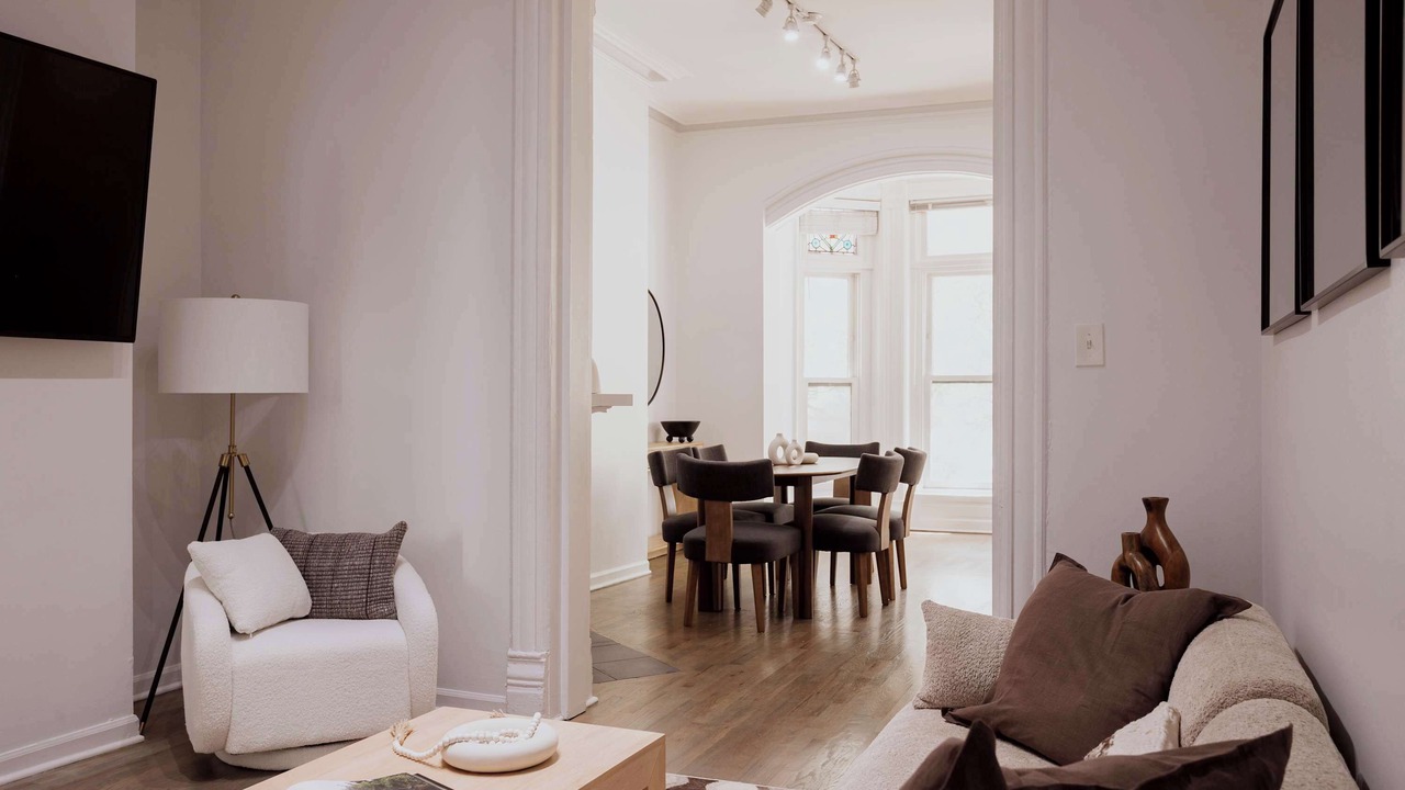 Photo of Livingroom in Rush and Division