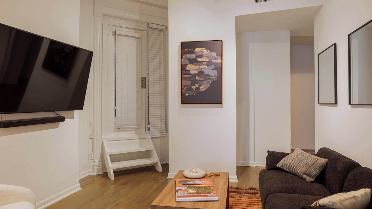 Photo of Livingroom in Rush and Division