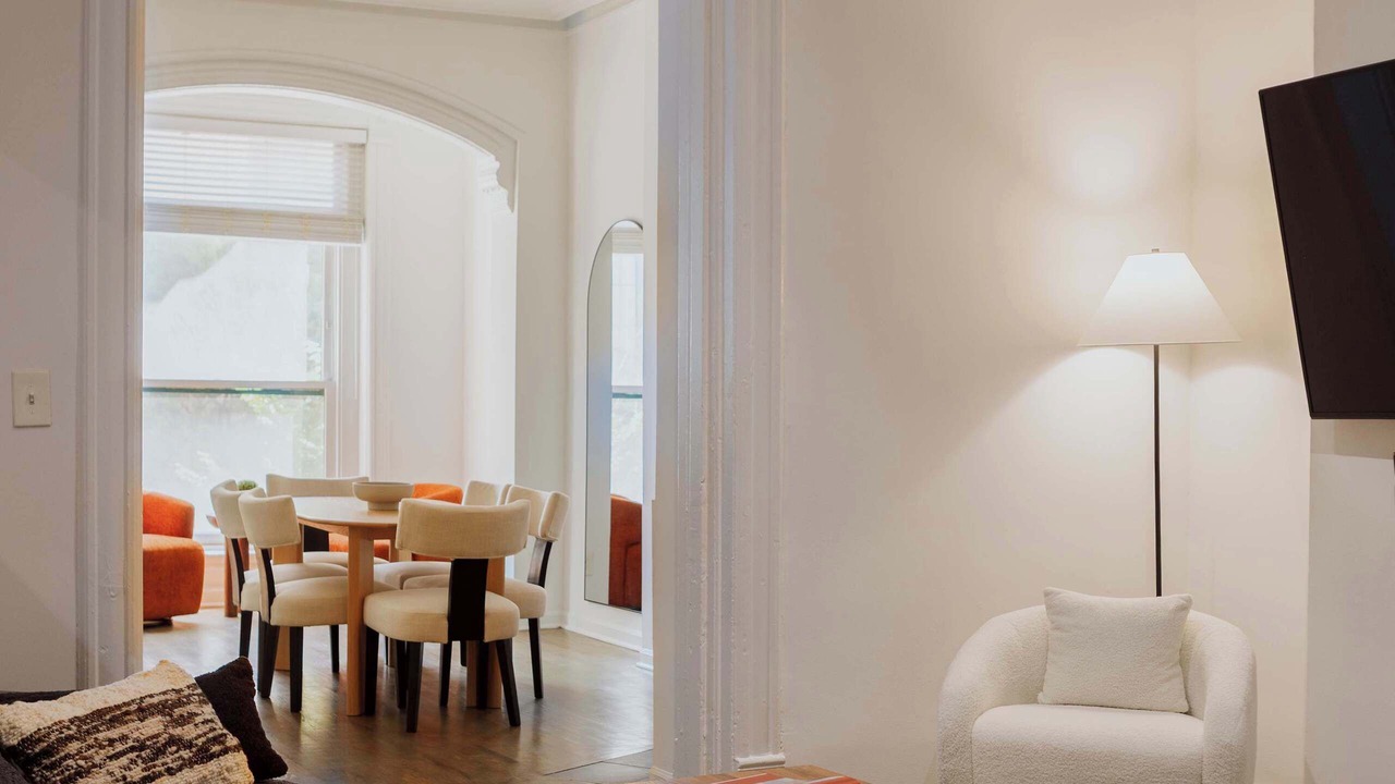 Photo of Livingroom in Rush and Division