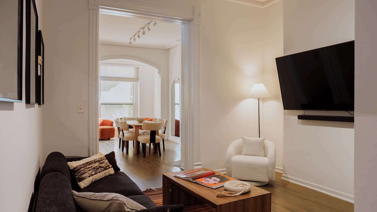 Photo of Livingroom in Rush and Division