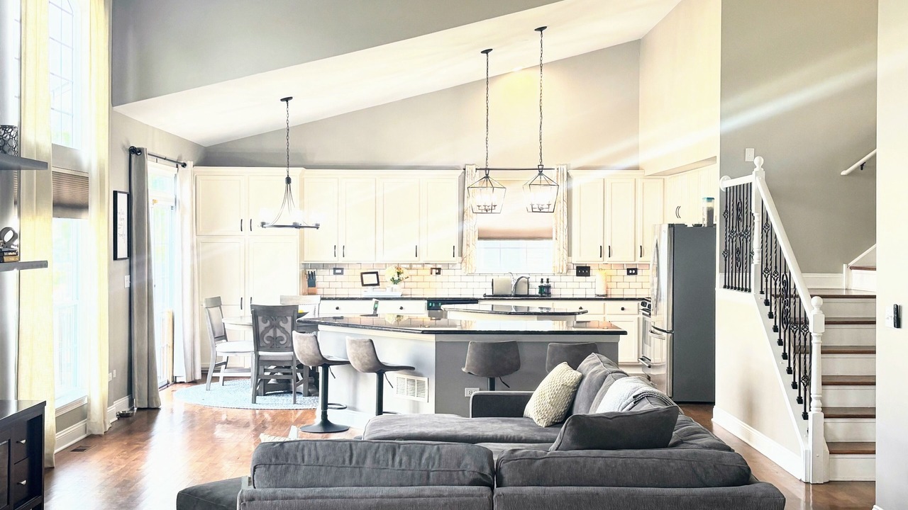 Photo of Livingroom in Fox Valley