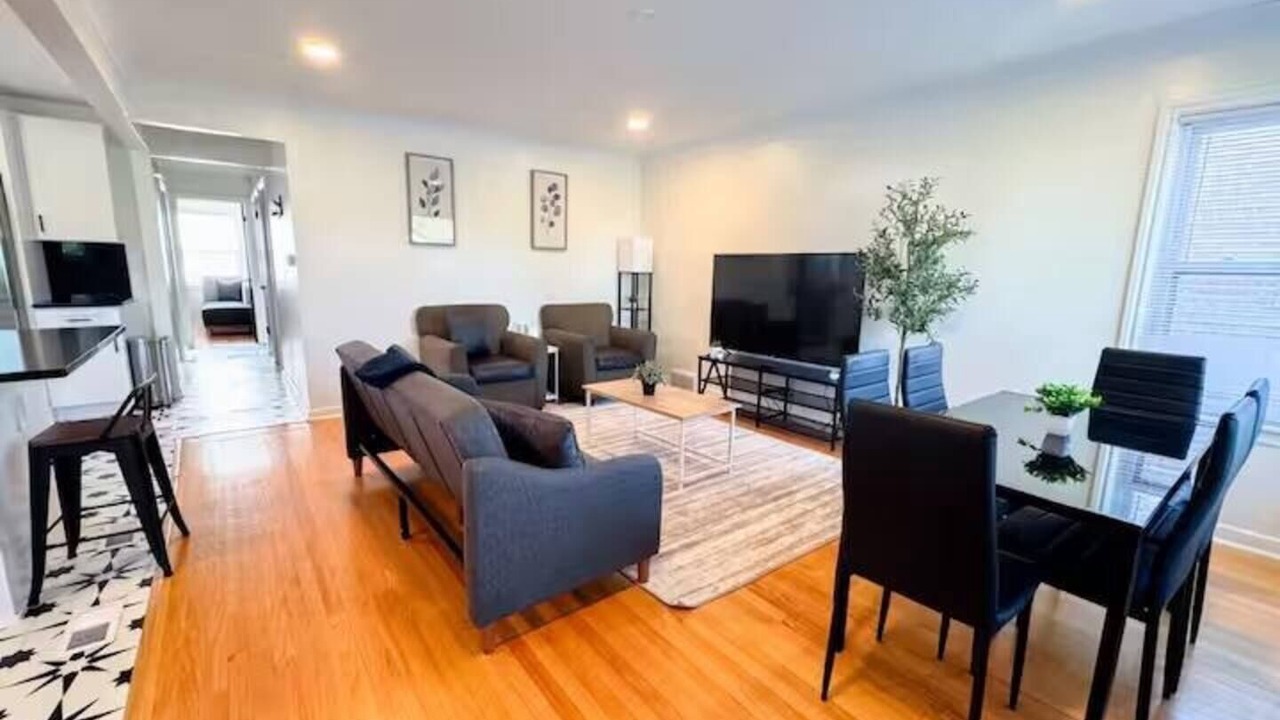 Photo of Livingroom in Skokie