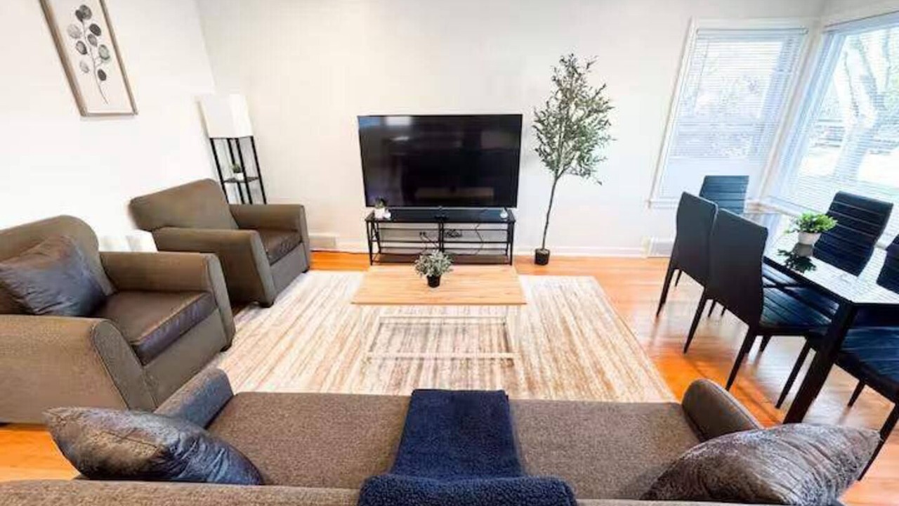 Photo of Livingroom in Skokie