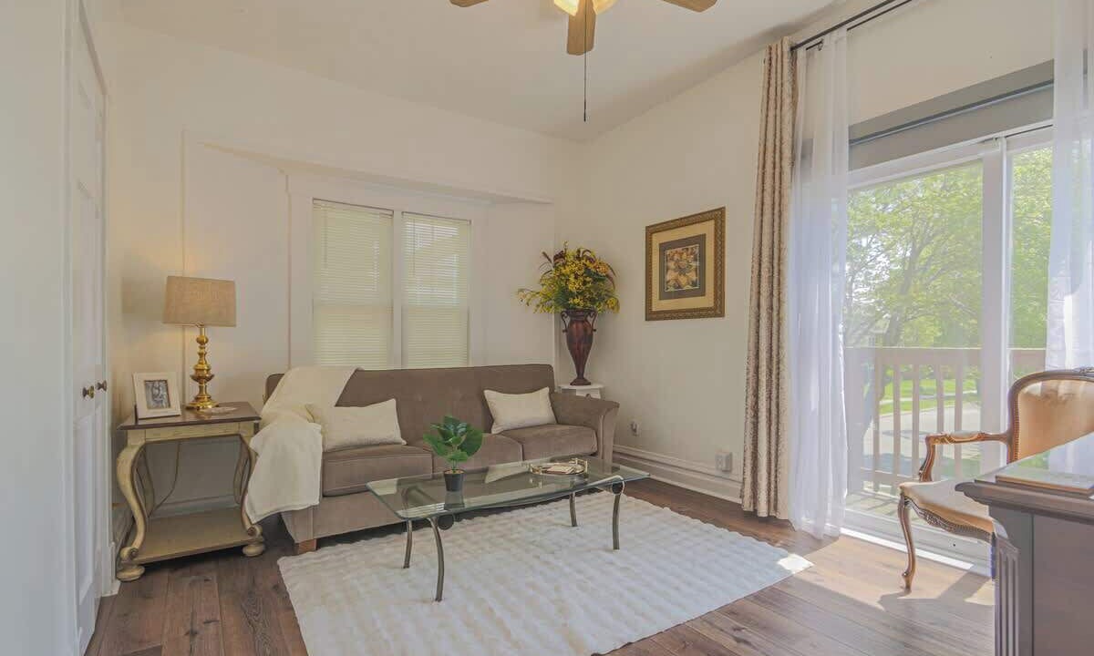 Photo of Livingroom in Forest Park