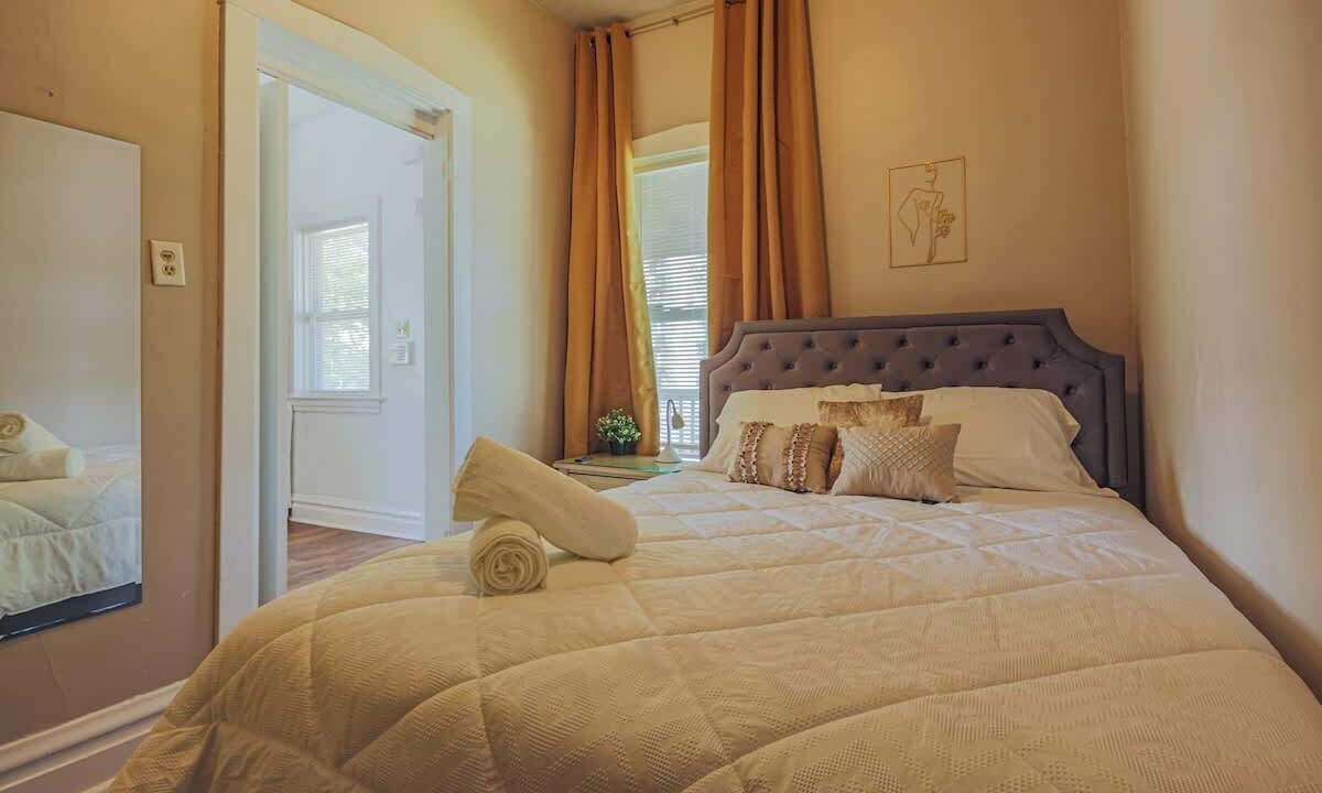 Photo of Bedroom in Forest Park