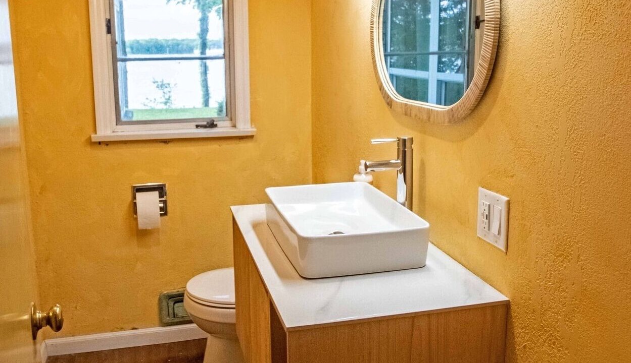 Photo of Bathroom in Armstrong