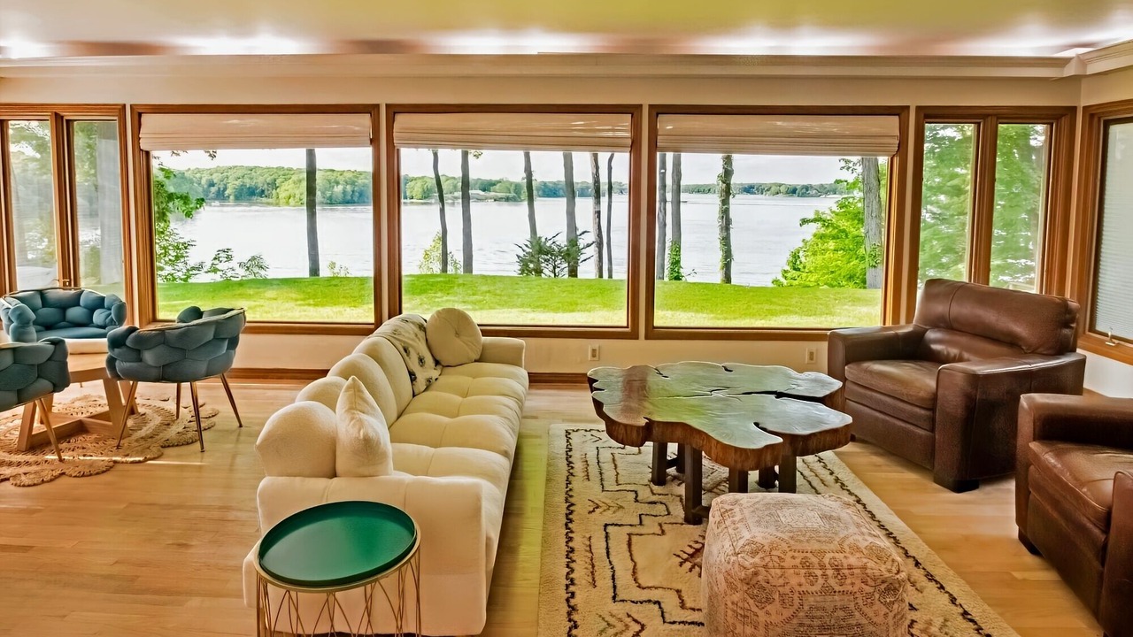 Photo of Livingroom in Armstrong