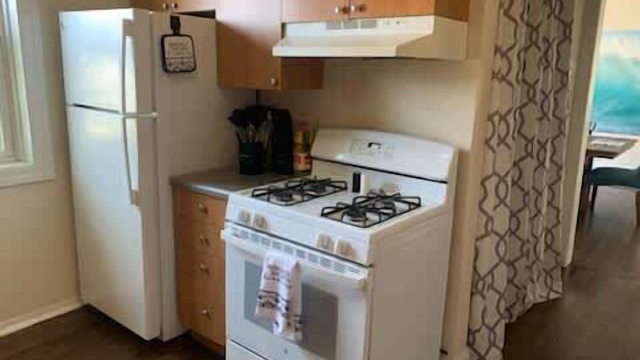 Photo of Kitchen in Edgewater Beach