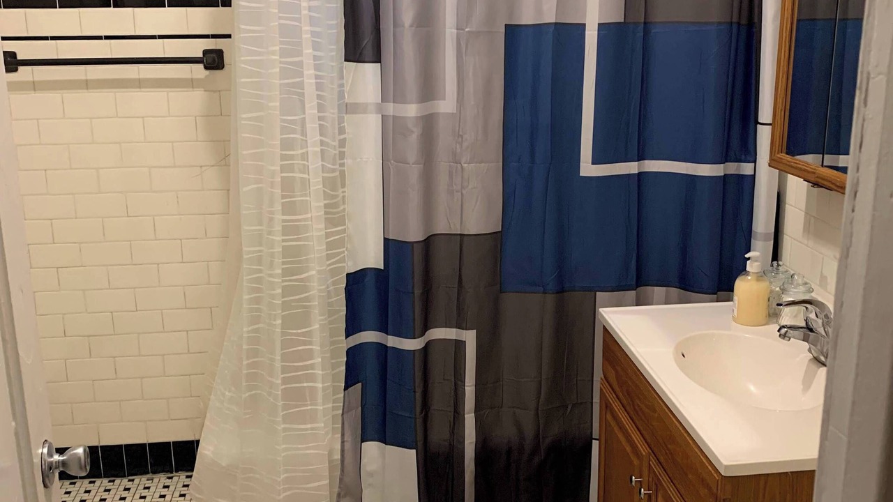 Photo of Bathroom in Edgewater Beach