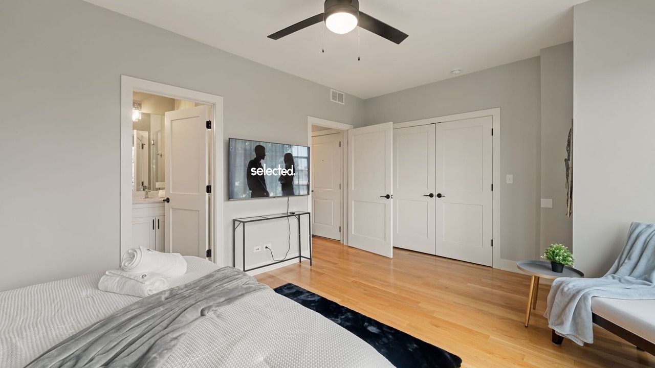 Photo of Bedroom in Heart of Chicago