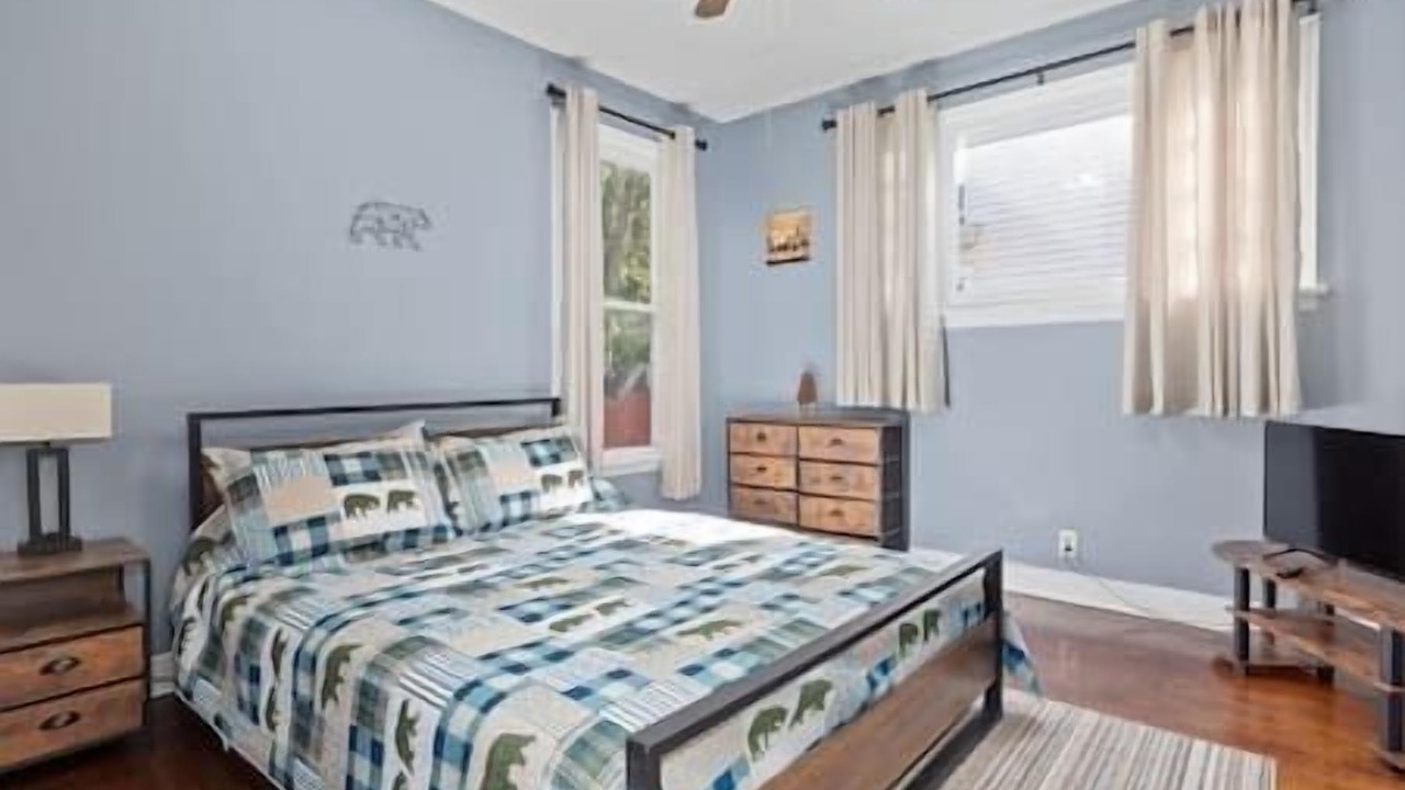 Photo of Bedroom in Aurora