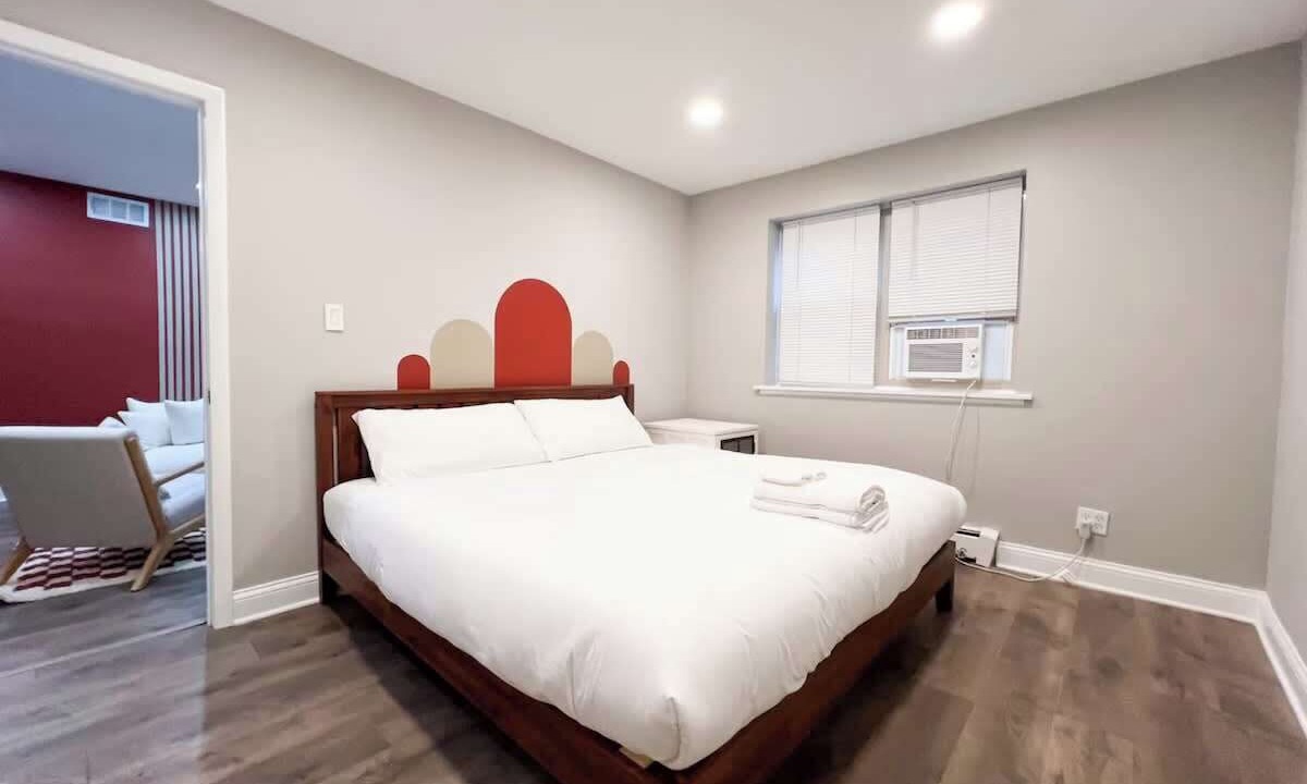 Photo of Bedroom in Lake View East