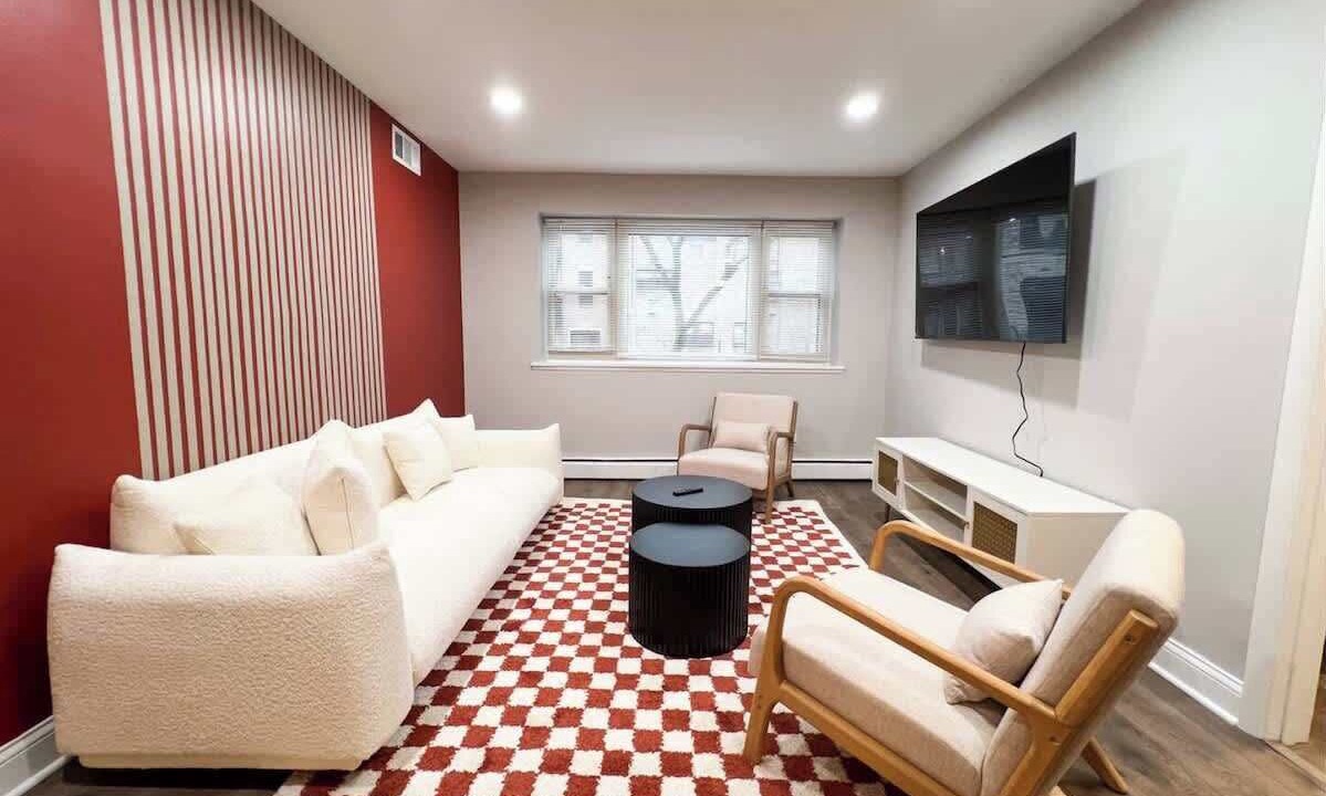 Photo of Livingroom in Lake View East