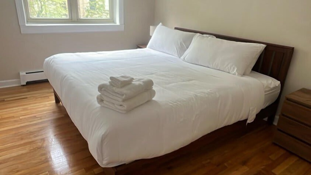 Photo of Bedroom in Lake View East
