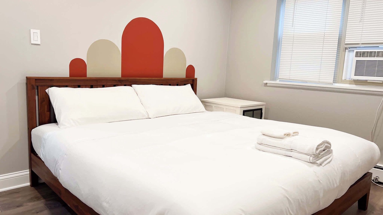 Photo of Bedroom in Lake View East