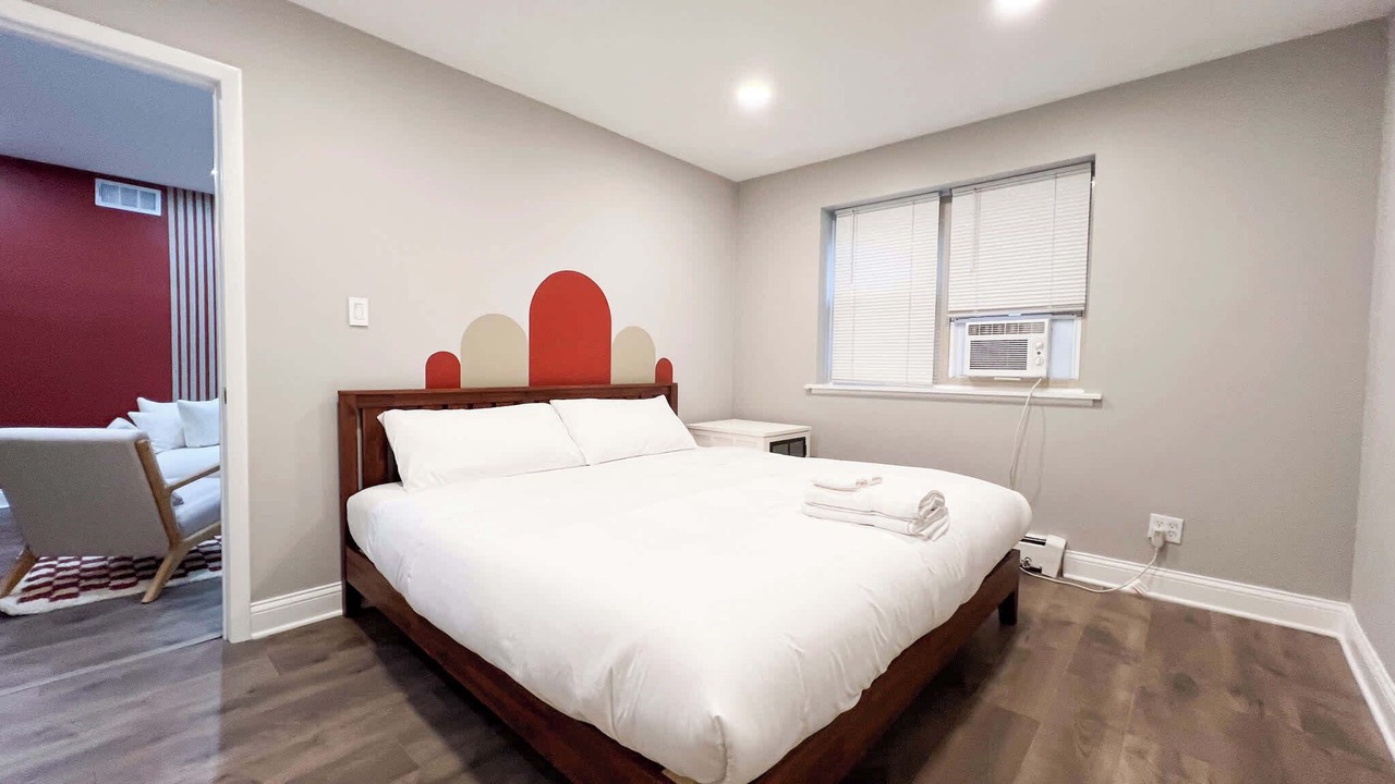 Photo of Bedroom in Lake View East