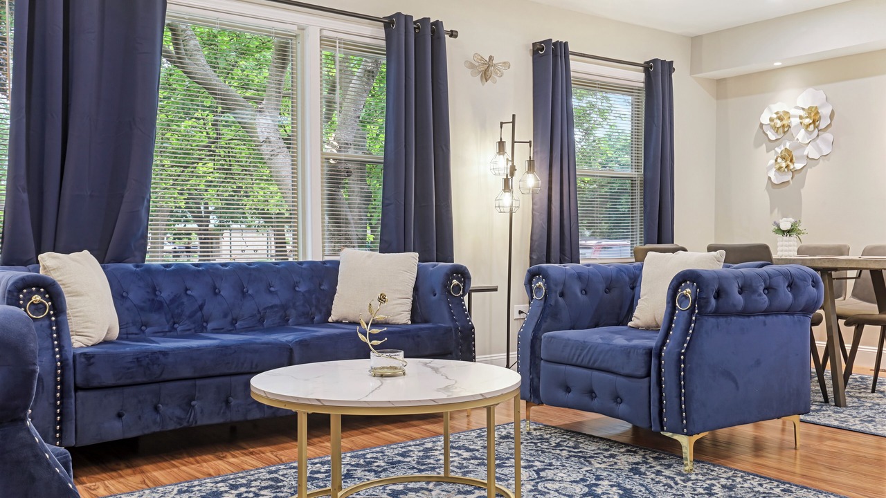 Photo of Livingroom in Skokie