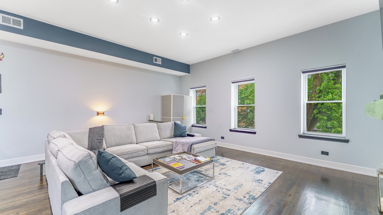 Photo of Livingroom in West Bucktown