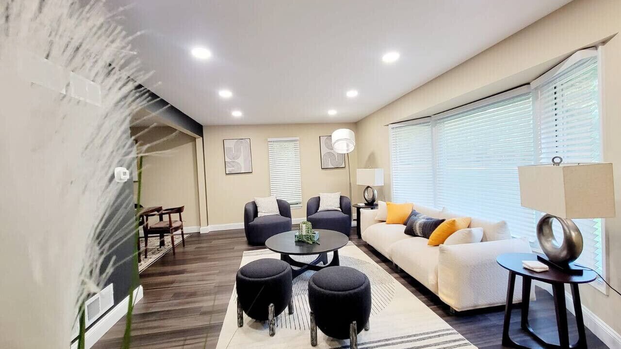 Photo of Livingroom in Willowbrook