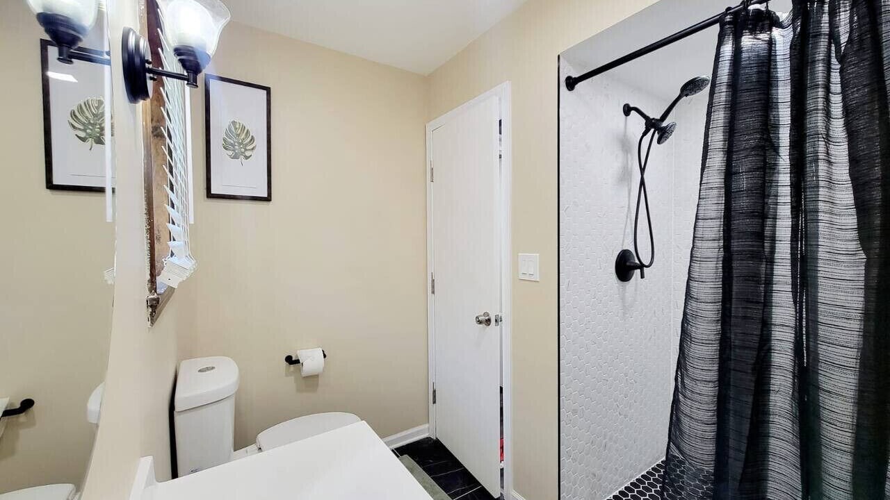 Photo of Bathroom in Willowbrook