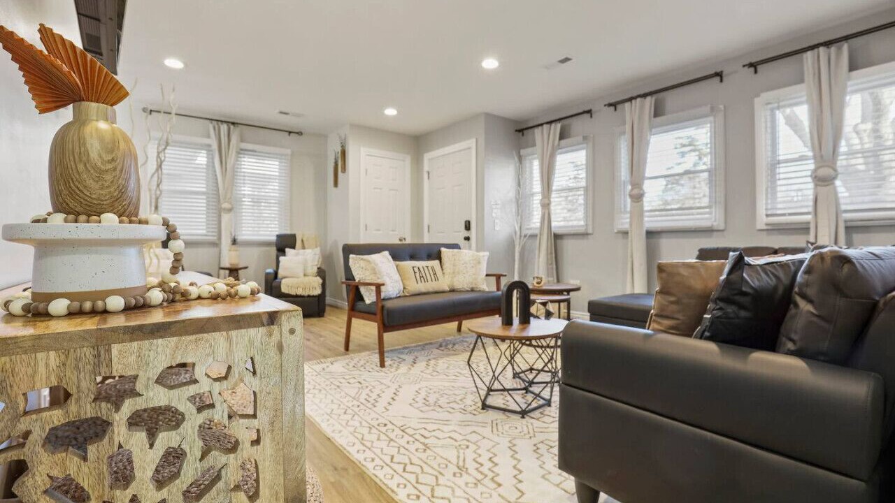 Photo of Livingroom in Fox Valley