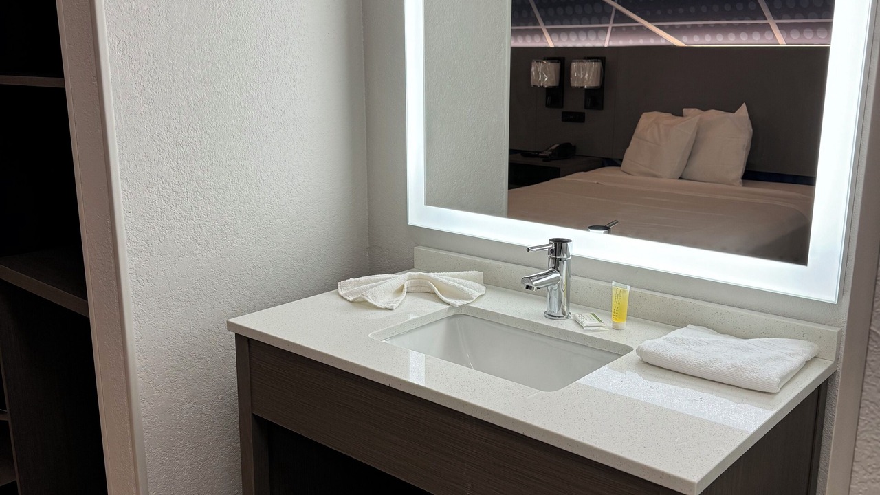 Photo of Bathroom in Hazel Crest