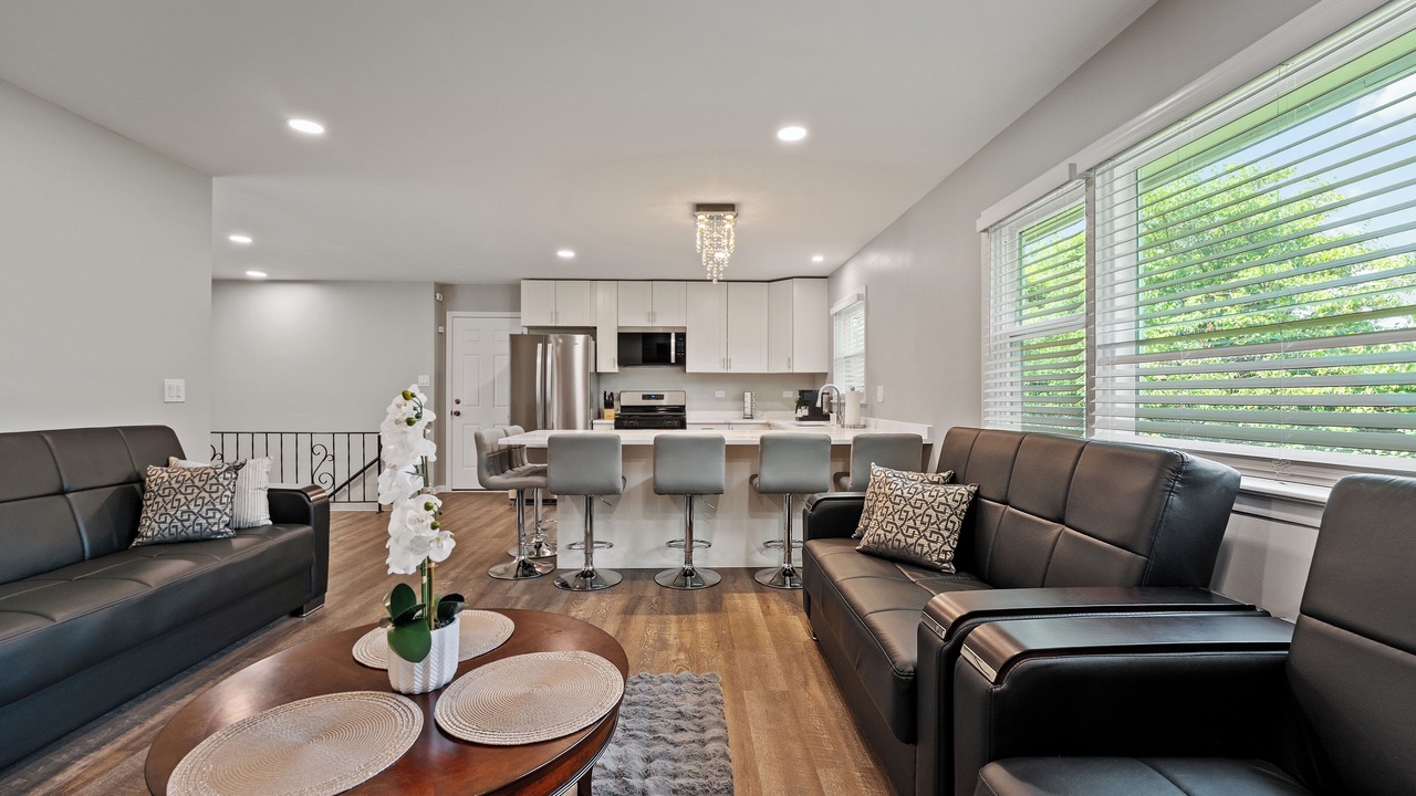 Photo of Livingroom in Willowbrook