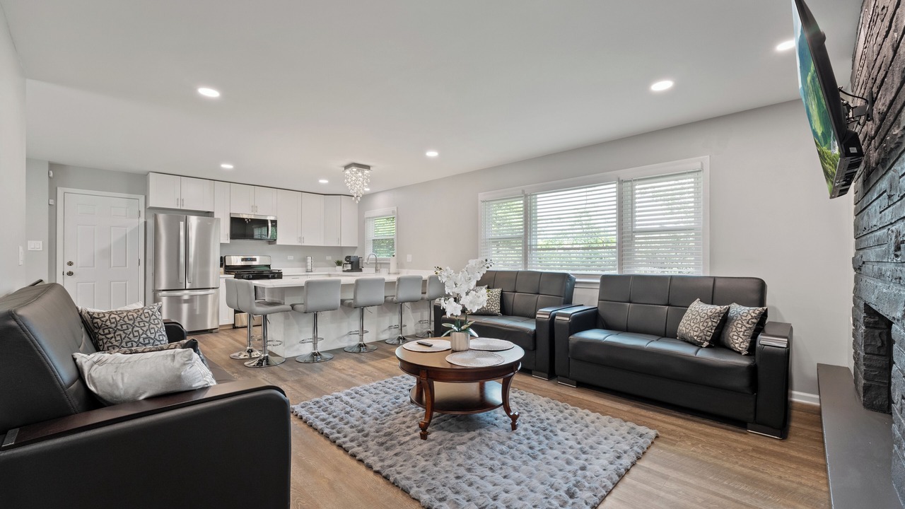 Photo of Livingroom in Willowbrook