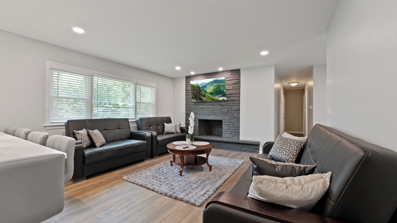 Photo of Livingroom in Willowbrook