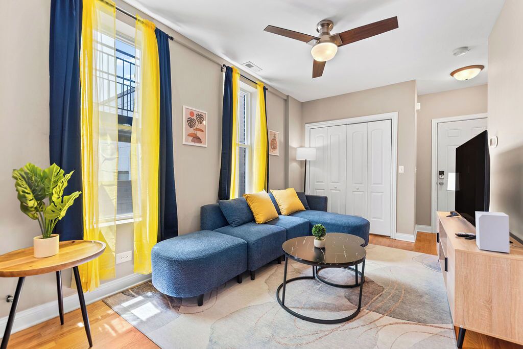 Photo of Livingroom in West Bucktown