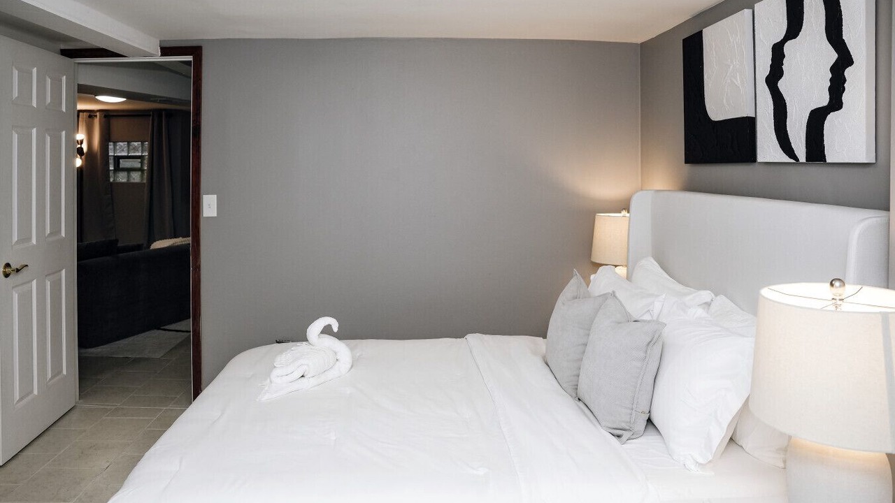 Photo of Bedroom in Cragin