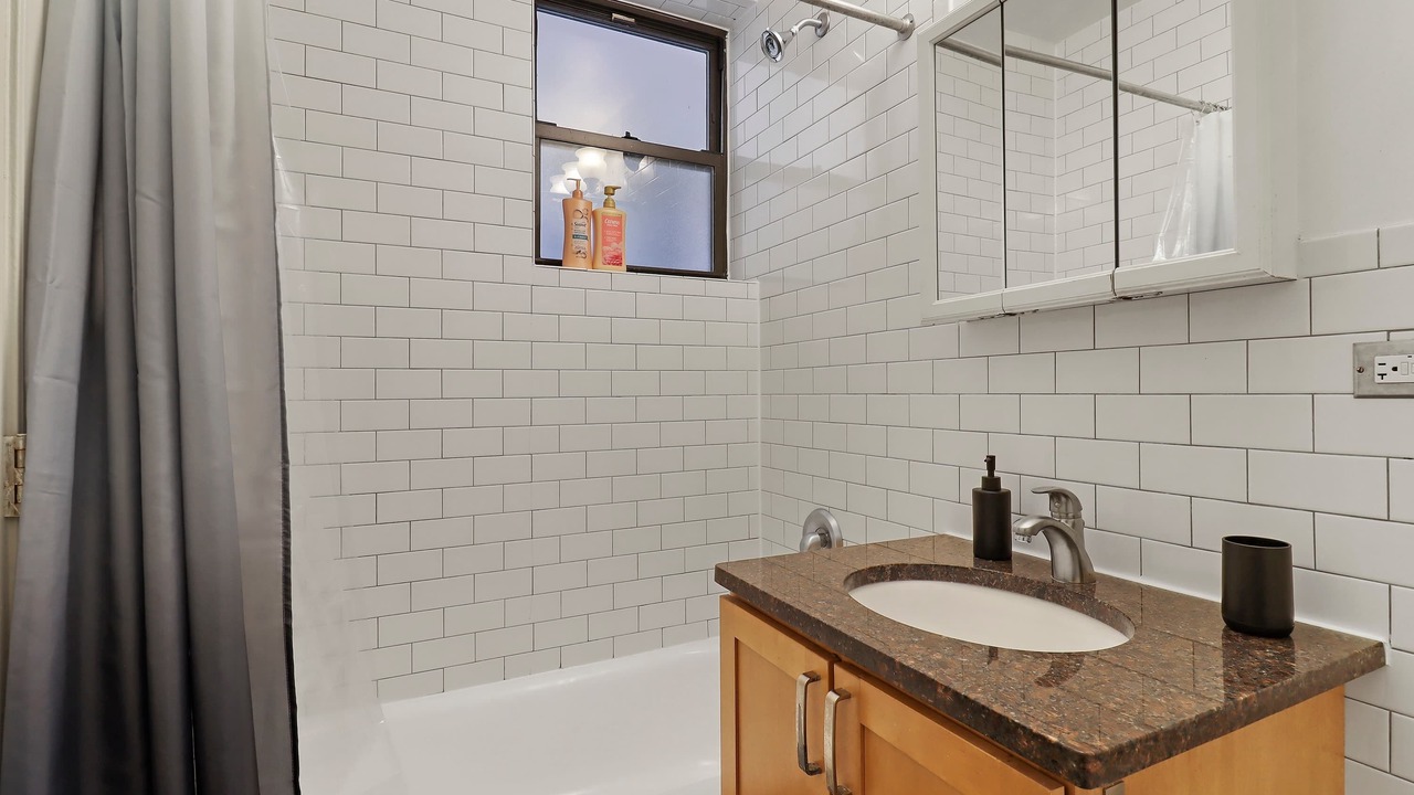 Photo of Bathroom in Hyde Park