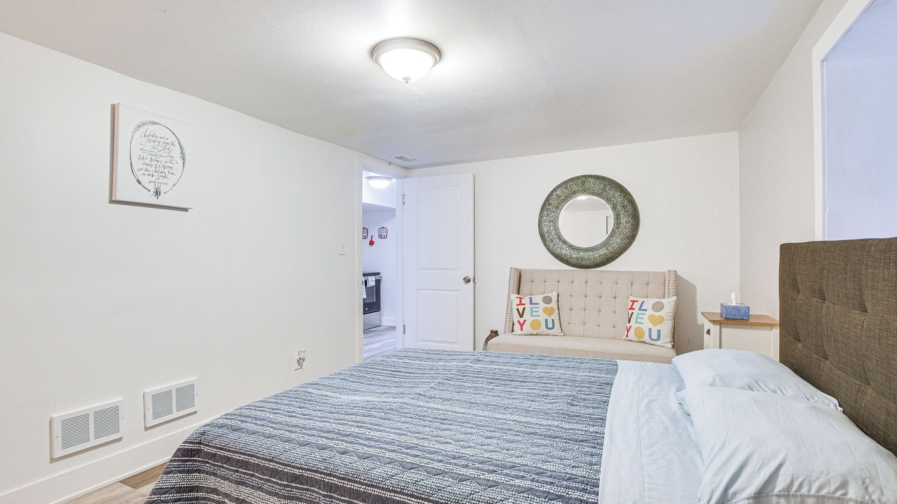 Photo of Bedroom in Woodlawn