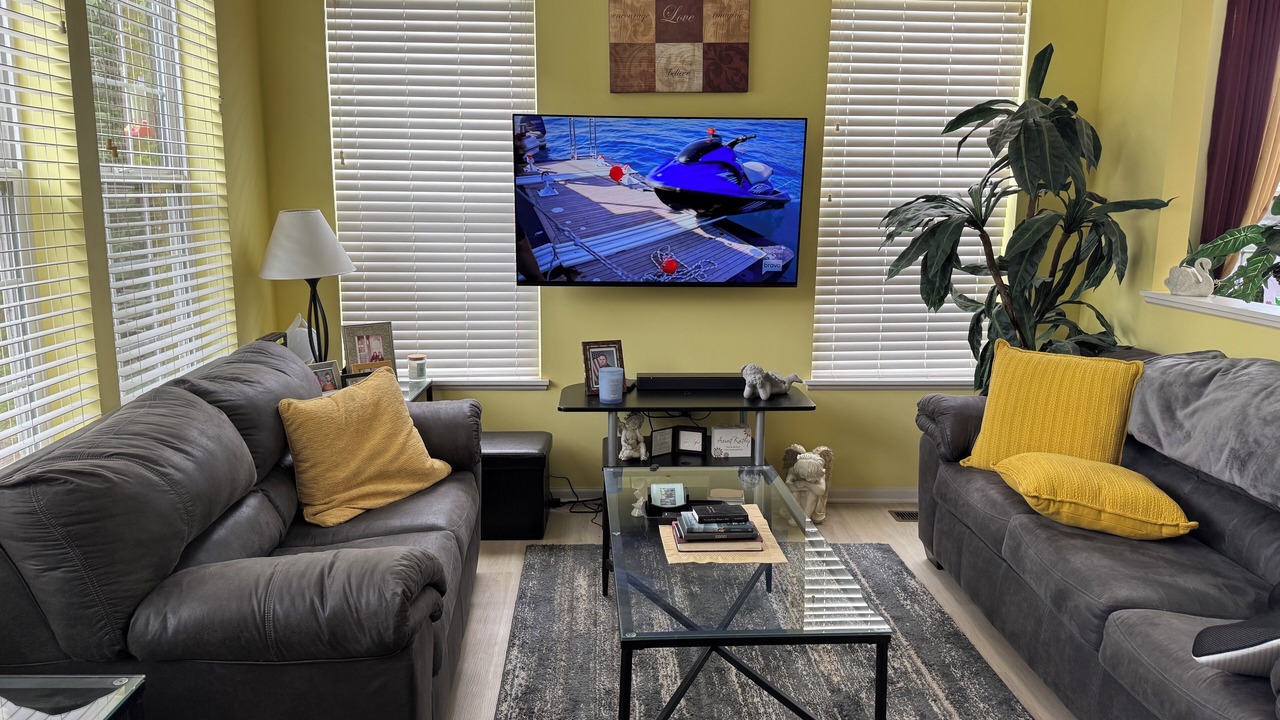 Photo of Livingroom in Huntley