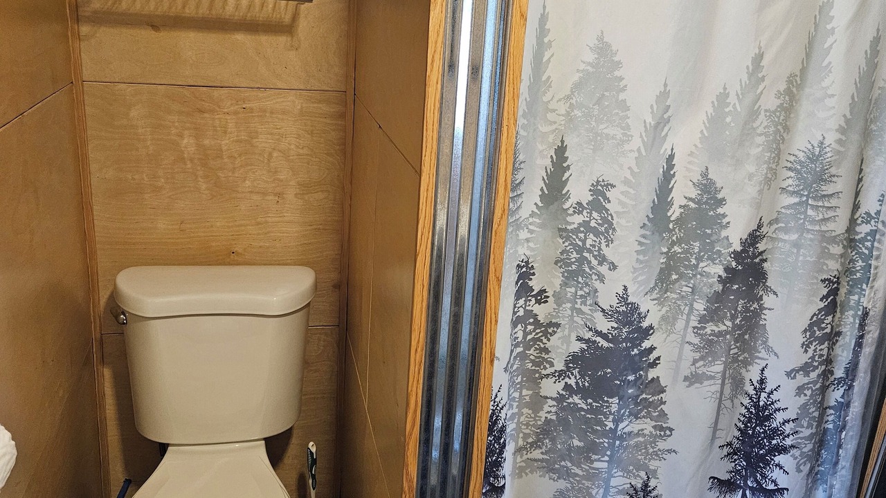 Photo of Bathroom in Lake Villa