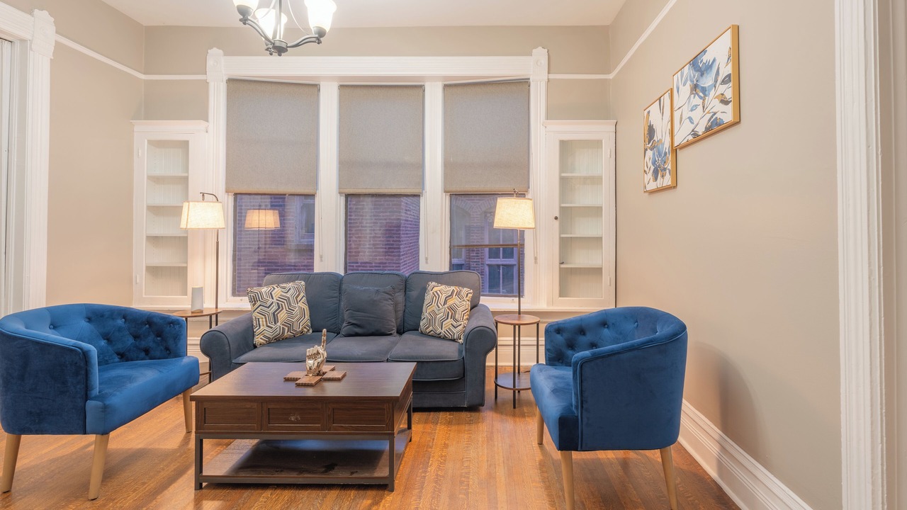 Photo of Livingroom in Lake View East