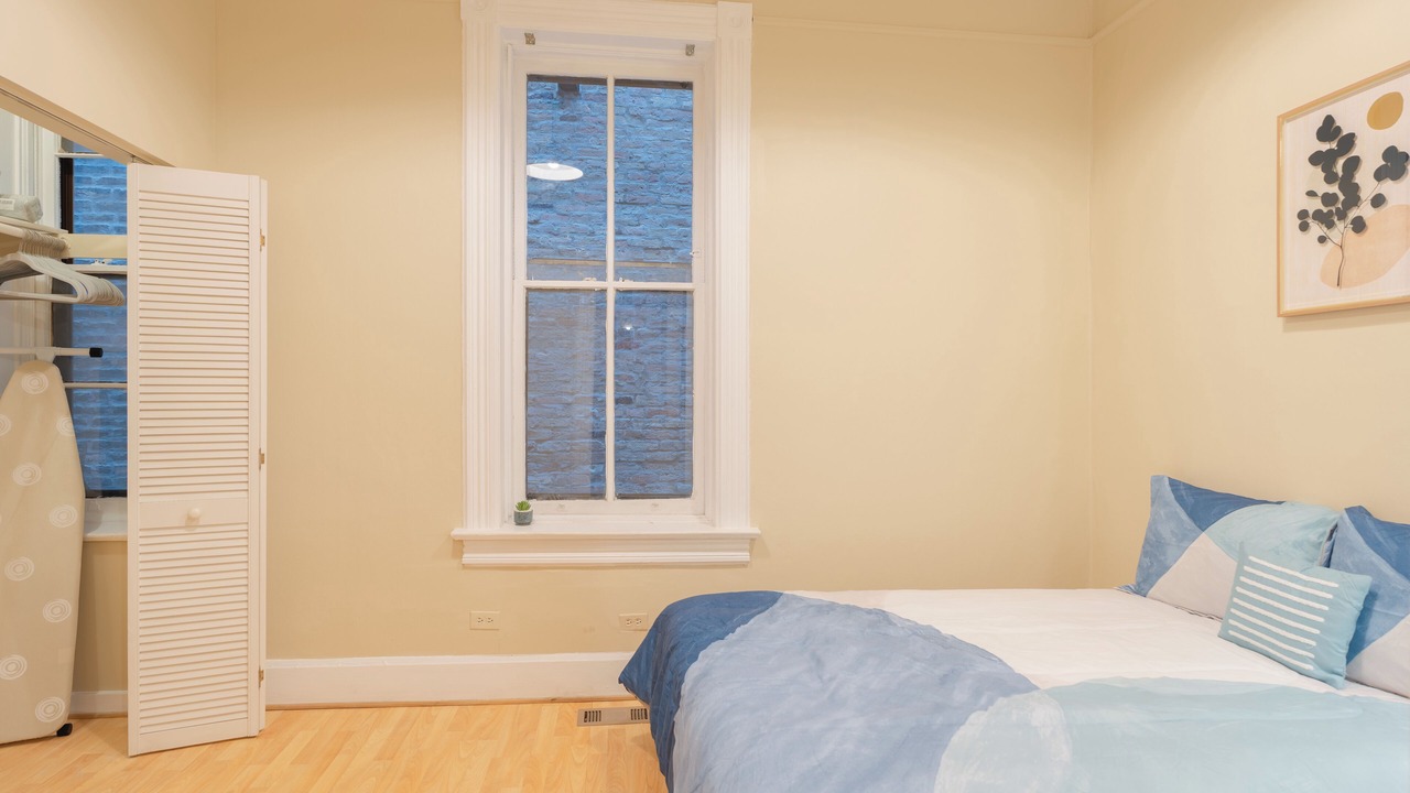 Photo of Bedroom in Lake View East
