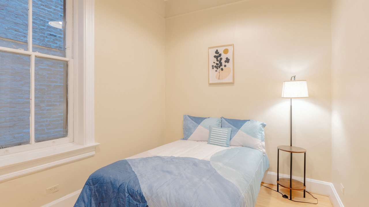 Photo of Bedroom in Lake View East