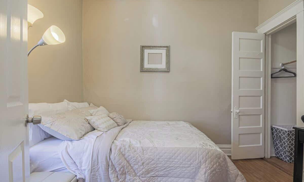 Photo of Bedroom in Forest Park