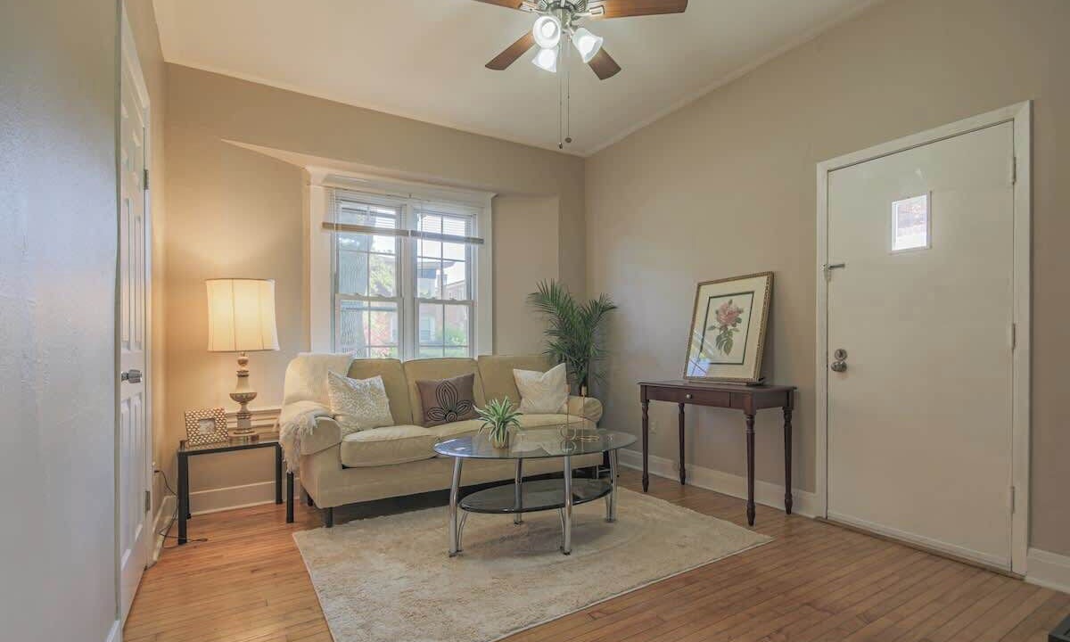 Photo of Livingroom in Forest Park