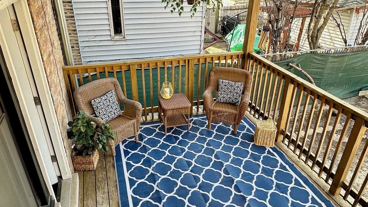Photo of Patio Balcony in East Albany Park