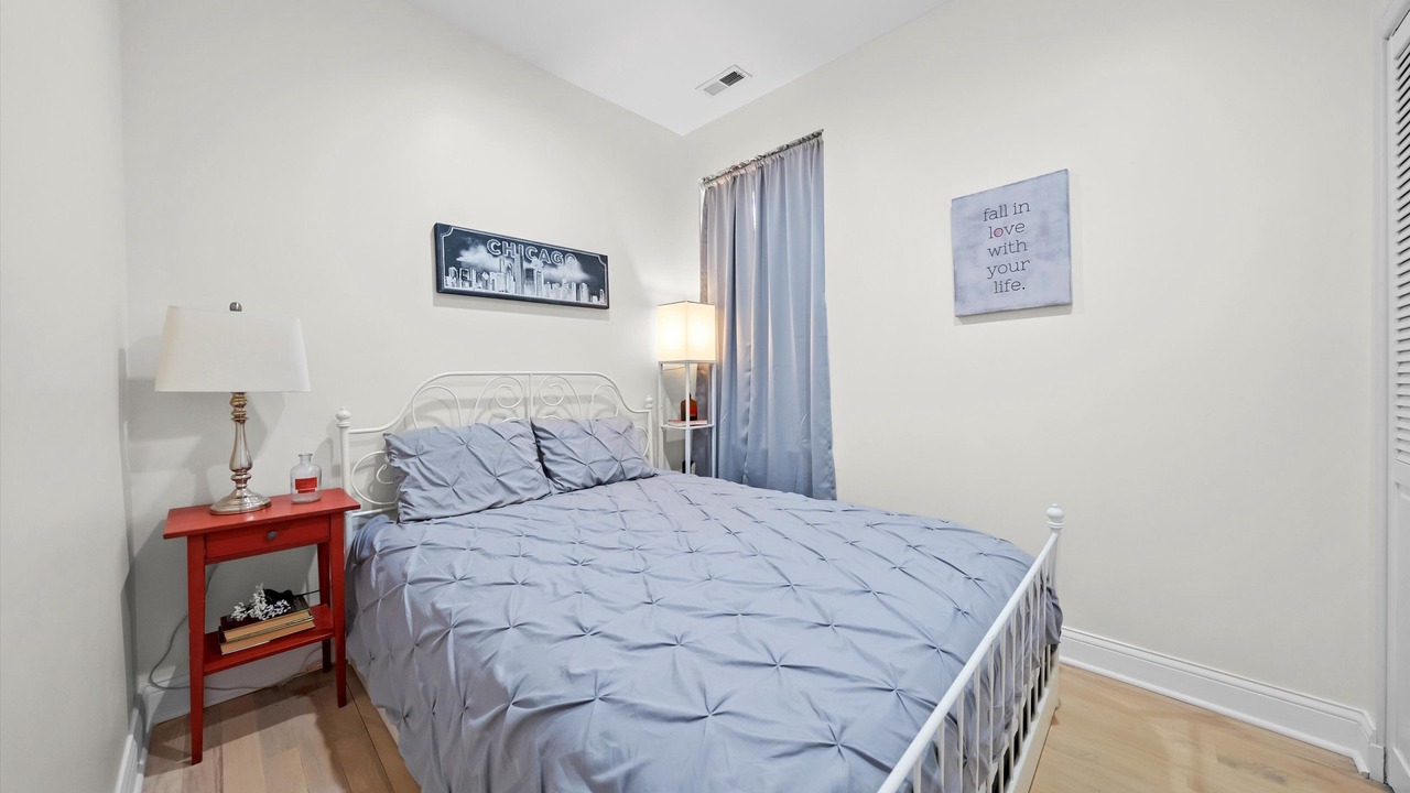 Photo of Bedroom in East Albany Park