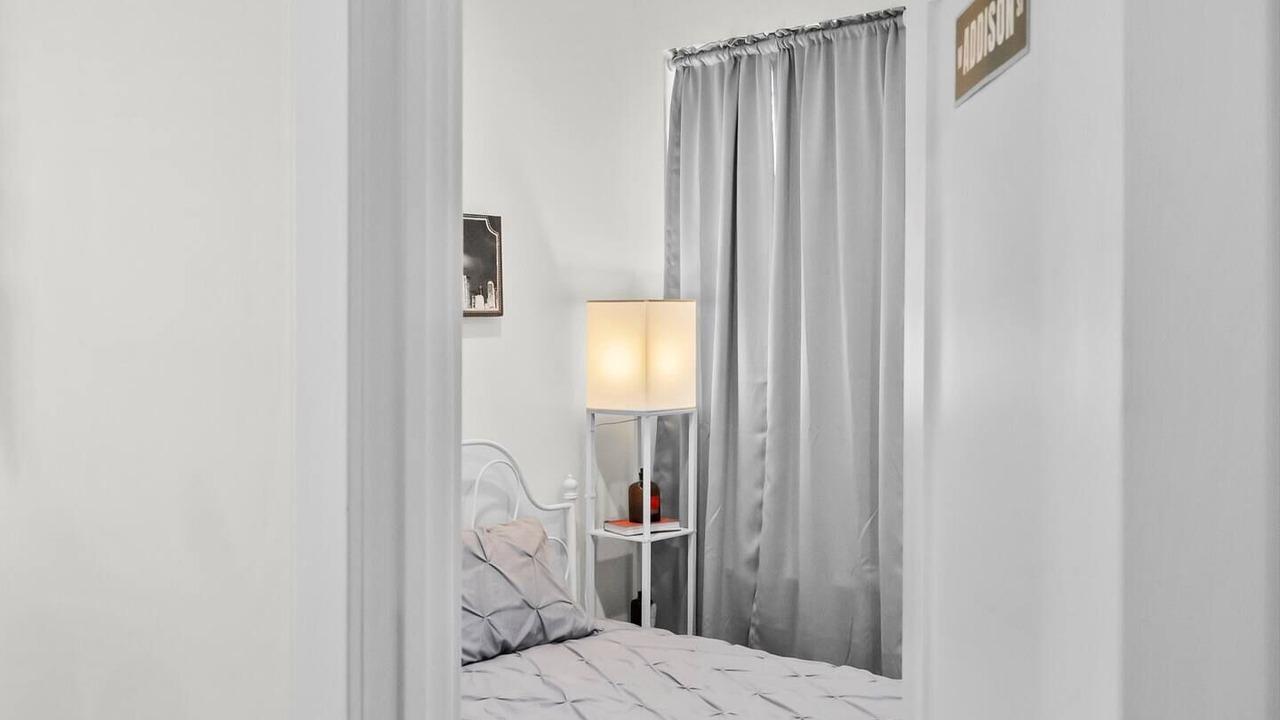 Photo of Bedroom in East Albany Park
