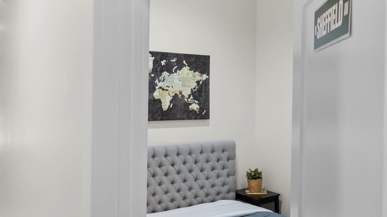 Photo of Bedroom in East Albany Park