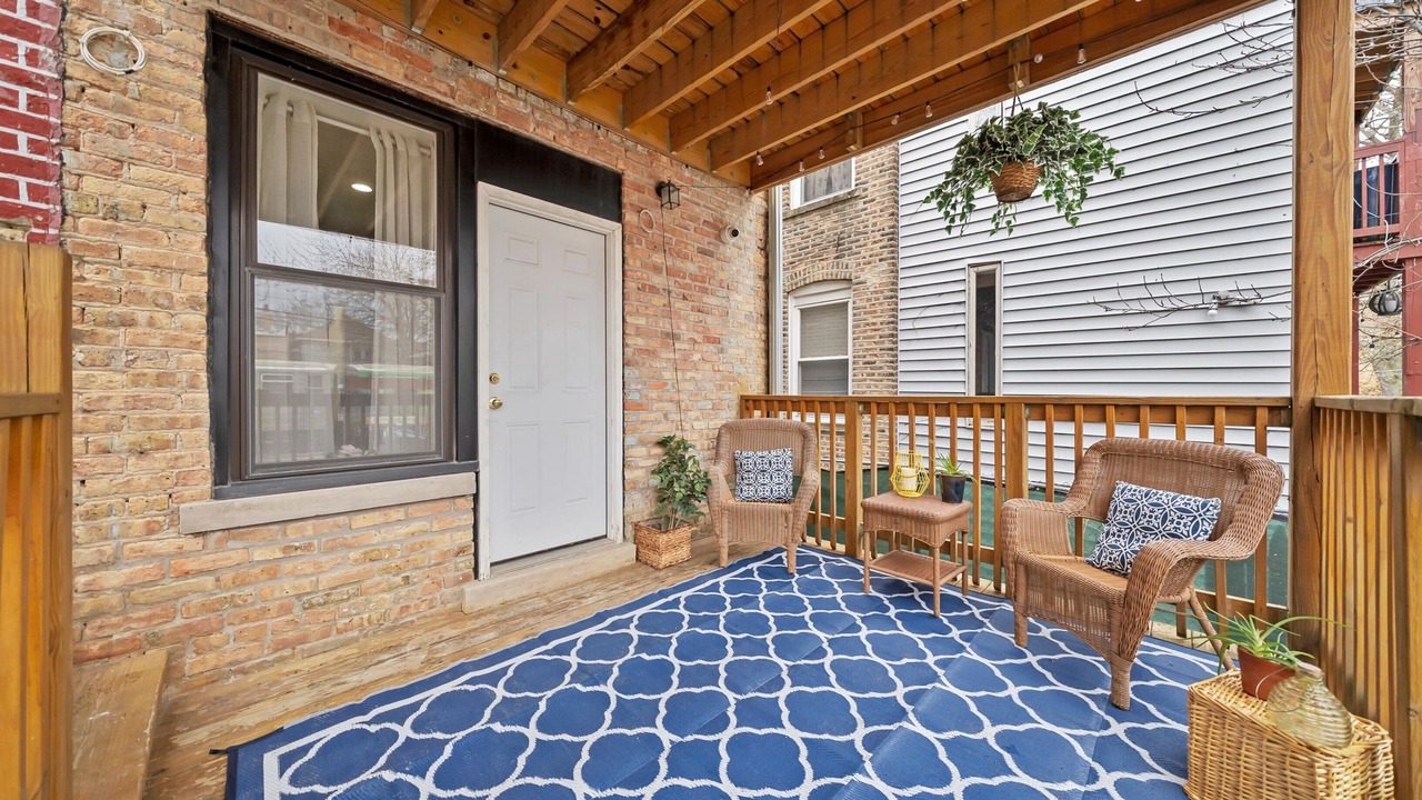 Photo of Patio Balcony in East Albany Park