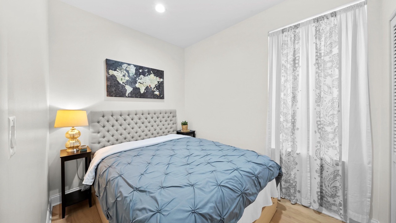 Photo of Bedroom in East Albany Park