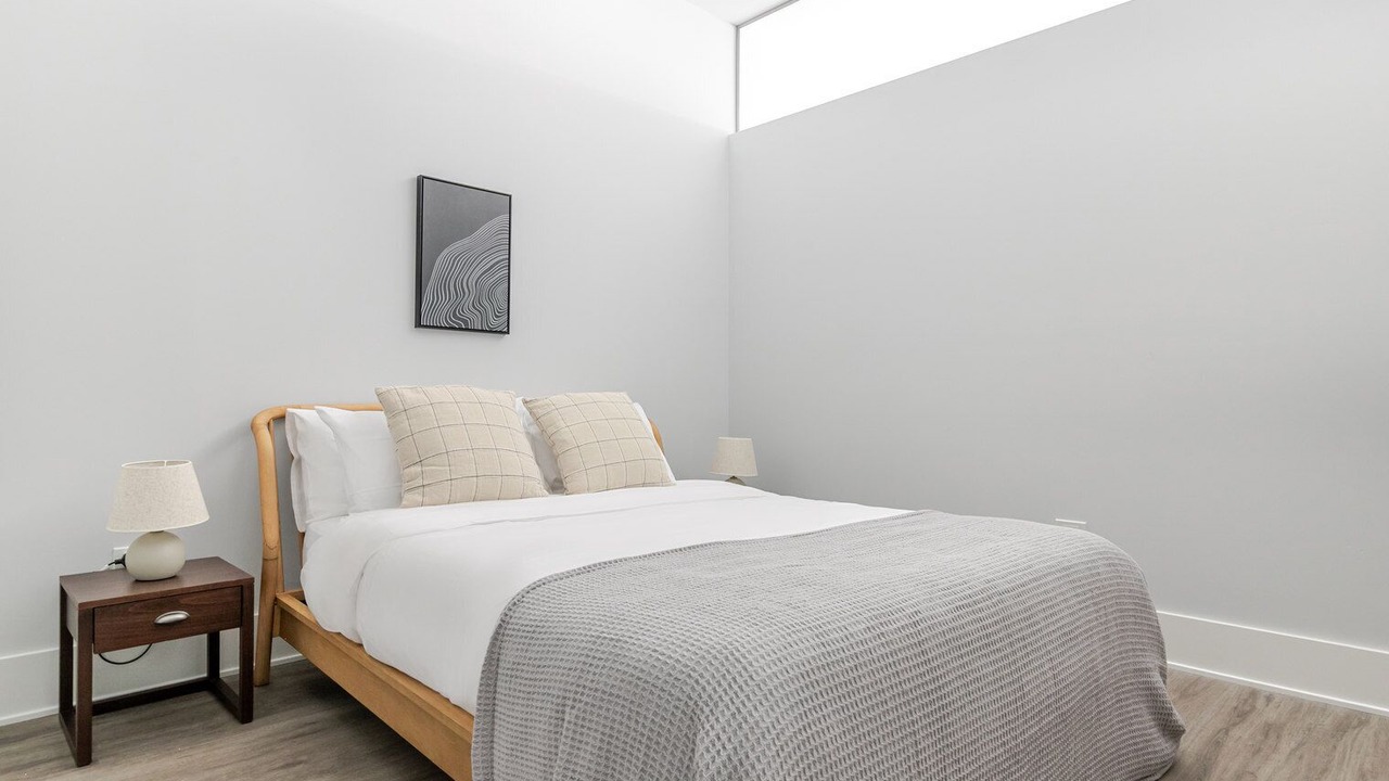 Photo of Bedroom in Greektown