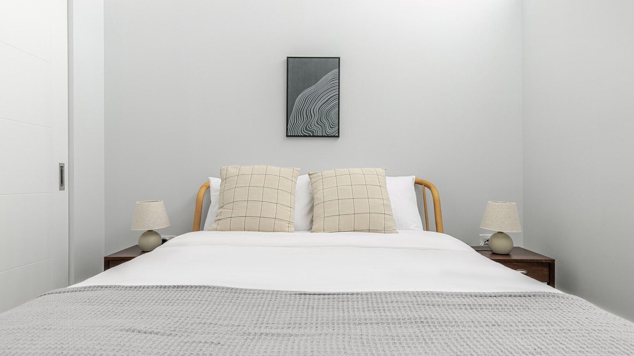 Photo of Bedroom in Greektown